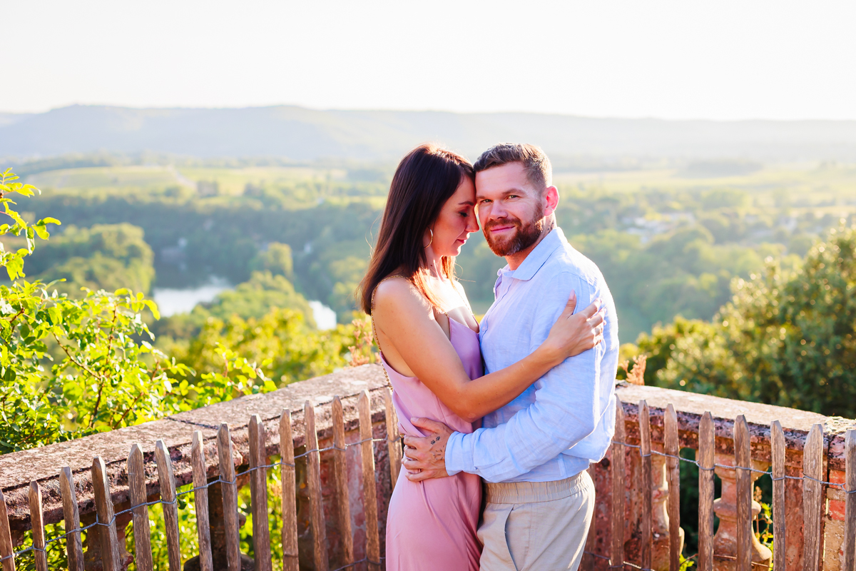 tenue casual chic séance photo famille jean blanc photographe cahors