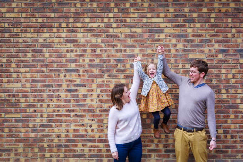 séance photo famille Cahors en extérieur avec enfants et parents