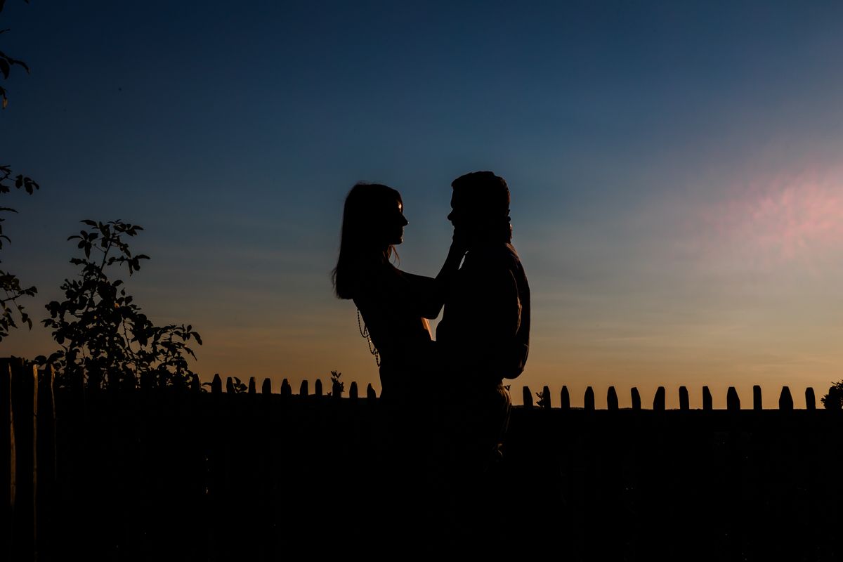 séance engagement couple avant mariage photographe Cahors