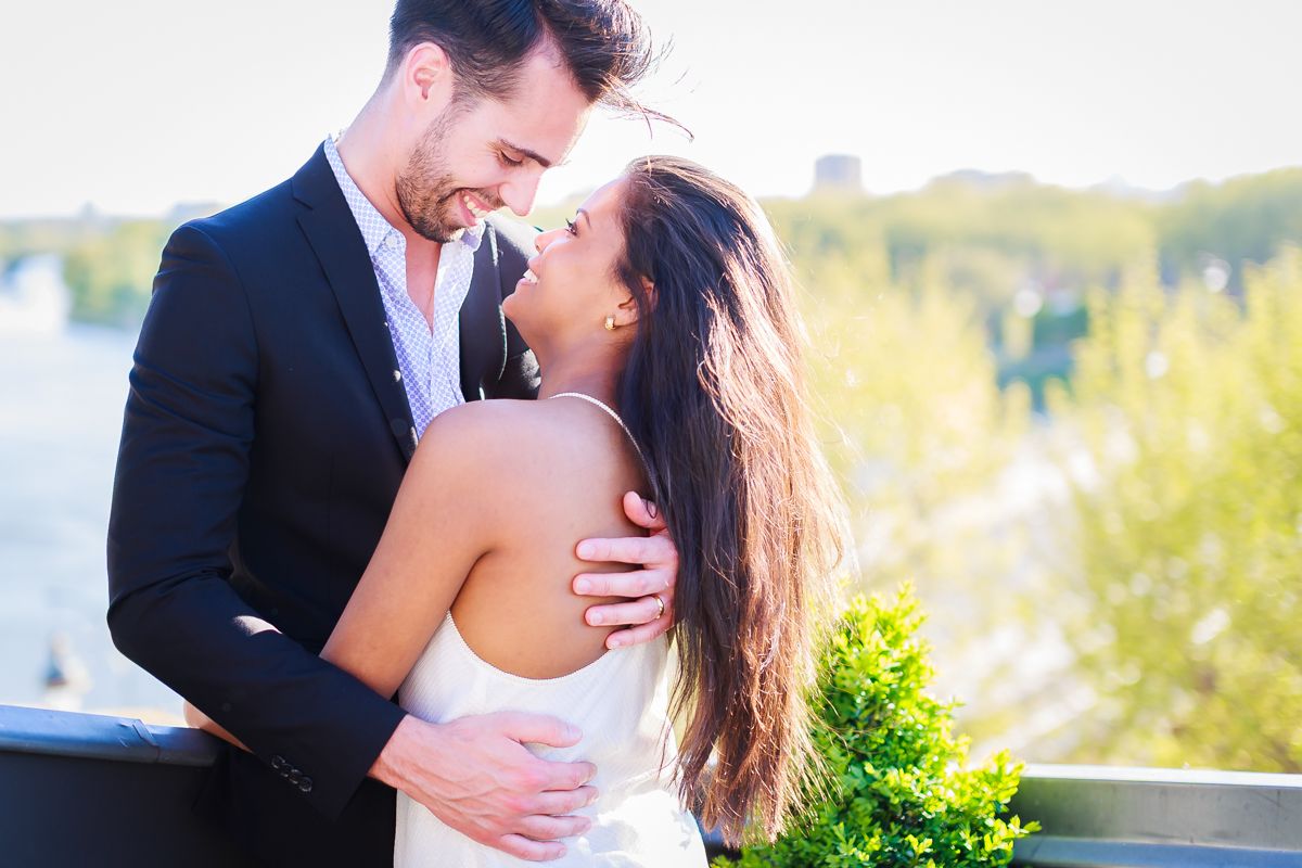 séance engagement couple avant mariage photographe Cahors Lot