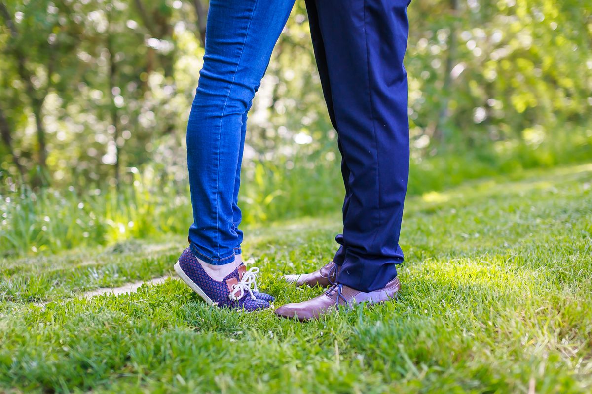 séance engagement couple avant mariage photographe Cahors