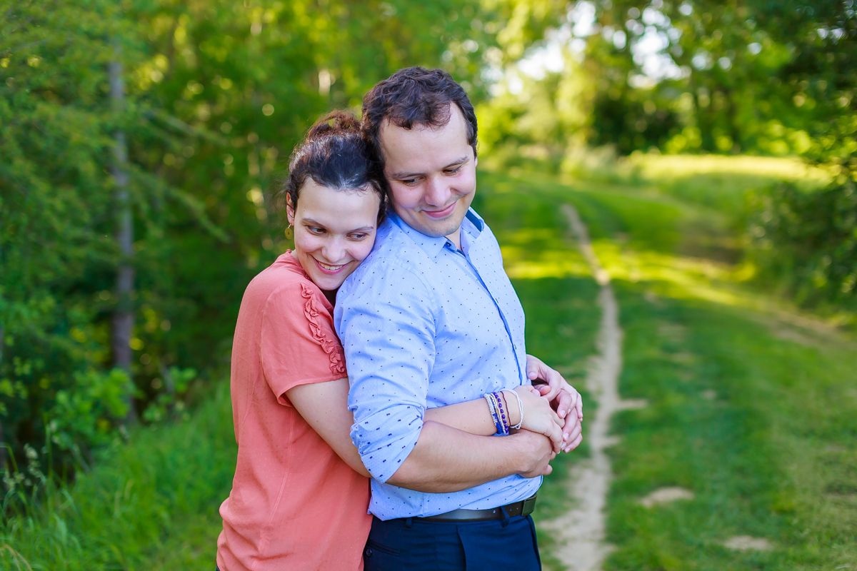 séance engagement couple avant mariage photographe Cahors