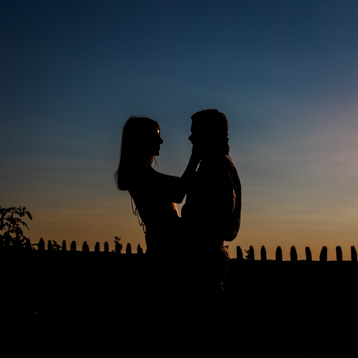 séance engagement couple avant mariage photographe Cahors